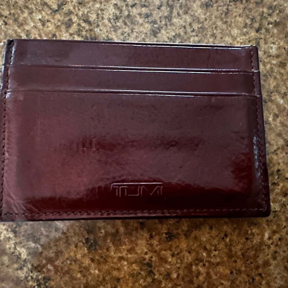 Tumi Men’s Leather brown Wallet used Amazing condition!